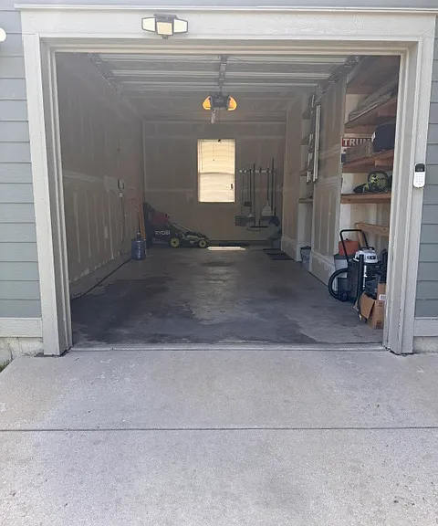 10798 Dayton Way — Photo 23