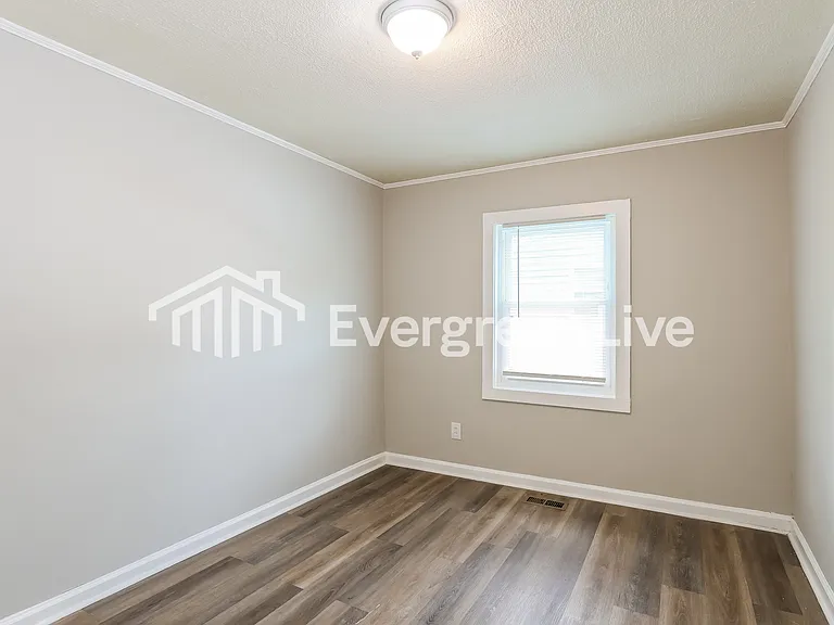 2517 Rhodes Dr — Photo 5