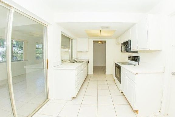 3rd image of 4703 NW 50th St