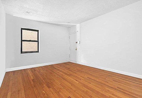 2nd image of 85 W 104th St APT 4D