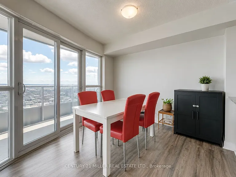 125 Village Green Sq #3803 — Photo 14
