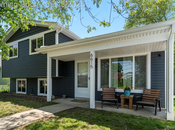 6615 Hatchery Rd, Waterford, MI 48327