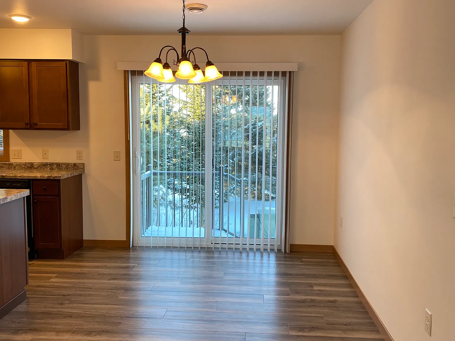 2 bed, 1.5 bath, 1086 sqft, $1,300 — Photo 3