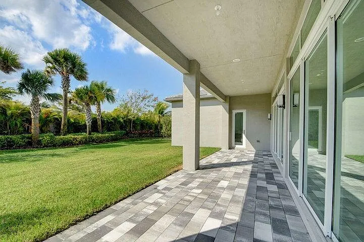 12832 Veneto Springs Dr — Photo 36