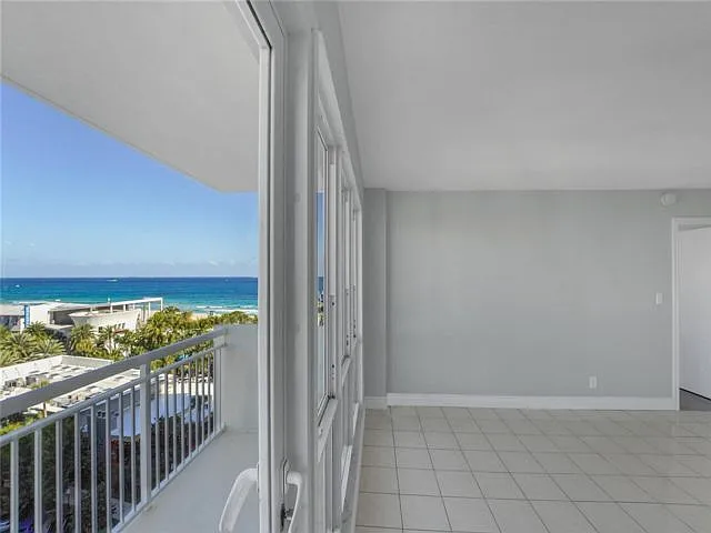 133 N Pompano Blvd — Photo 12