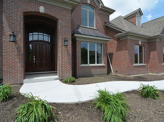 2nd image of 4055 Meadow View Dr