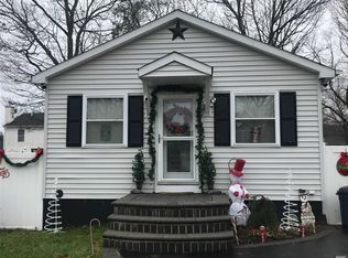 120 Main Ave, Mastic, NY 11950