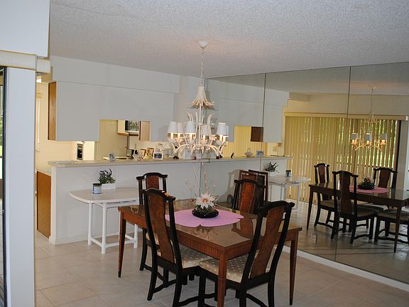 4th image of 3991 SW Greenwood Way Unit 3-C
