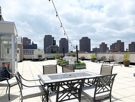 Rented by Compass | media 17