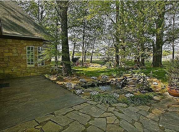 5th image of 140 Bonne Terre Cir