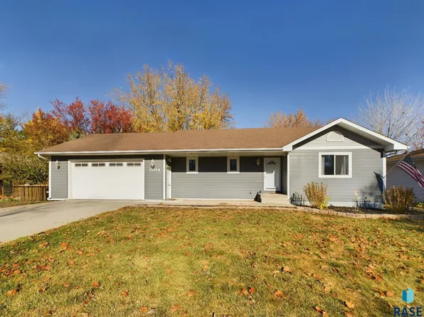 1504 E Spearfish Dr, Brandon, SD 57005
