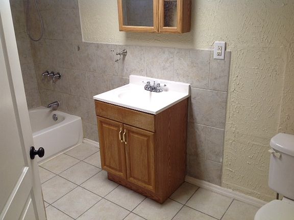 2nd image of 4728 Terrace Ave