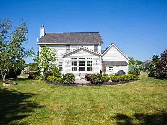 3rd image of 2557 Stonefield Dr