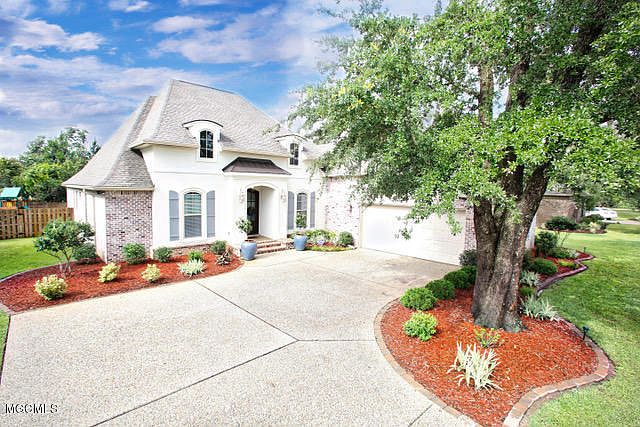 1st image of 3109 Oakleigh Cir