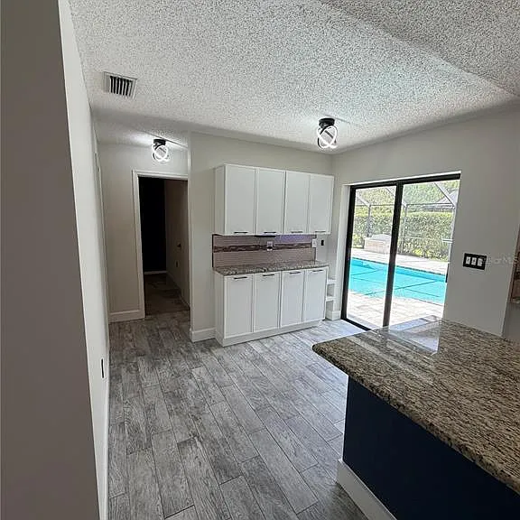 3221 Oakwood Pl — Photo 4