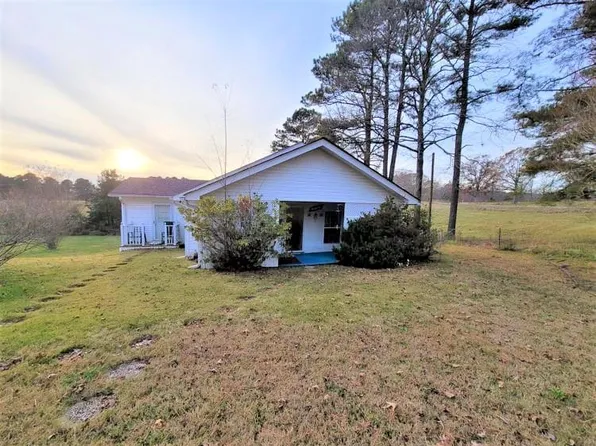 1519 Bible Hill Rd, Parsons, TN 38363