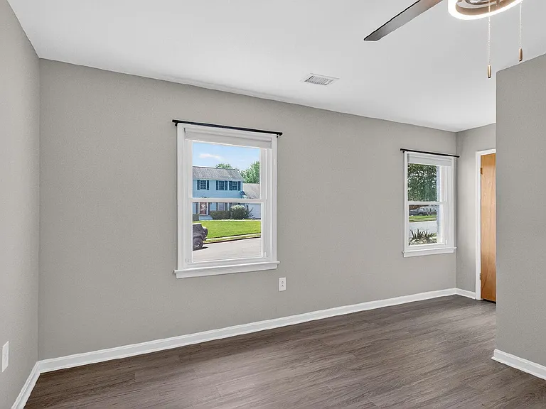 925 Chancellor St SW — Photo 10