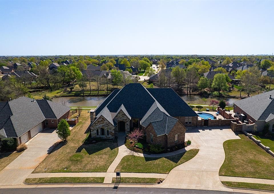 1st image of 12908 Carriage Way