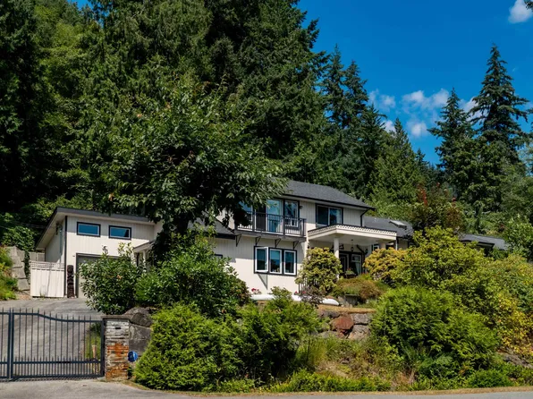 806 Hummingbird Ln, Bowen Island, BC V0N 1G1