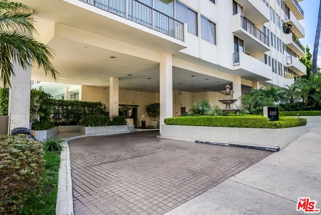 1 bed, 1.0 bath, 873 sqft, $4,250 — Photo 3