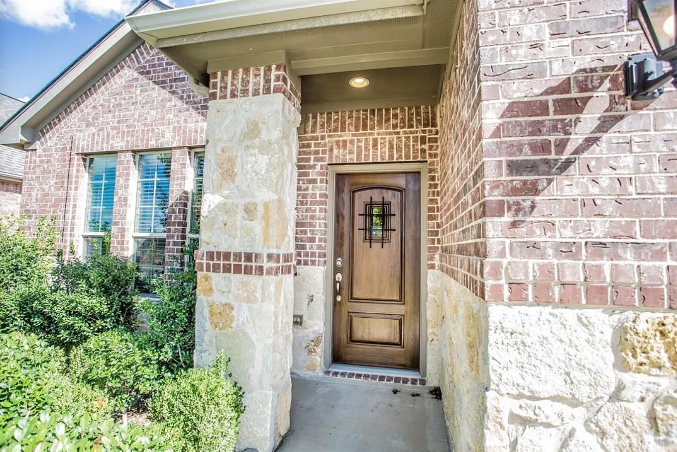 3 bed, 1574 sqft, $2,200 — Photo 2