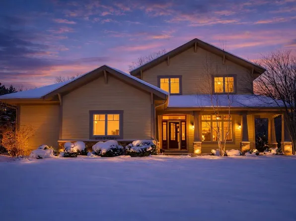 N54W16349 Westwind DRIVE, Menomonee Falls, WI 53051