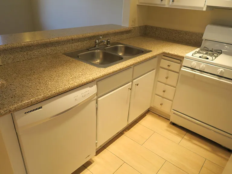 13610 Moorpark St #105A — Photo 8