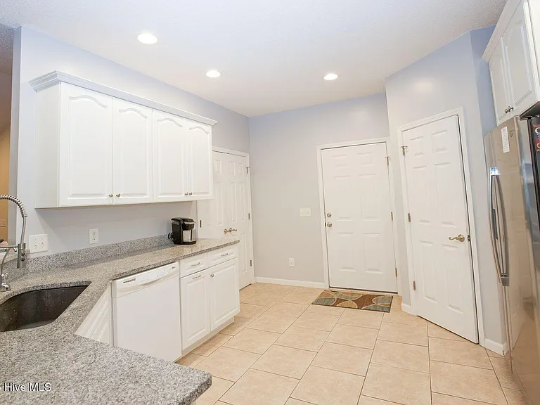 13 Barkley Ln — Photo 10