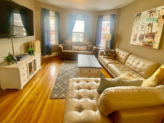 Lots of natural sunlight!