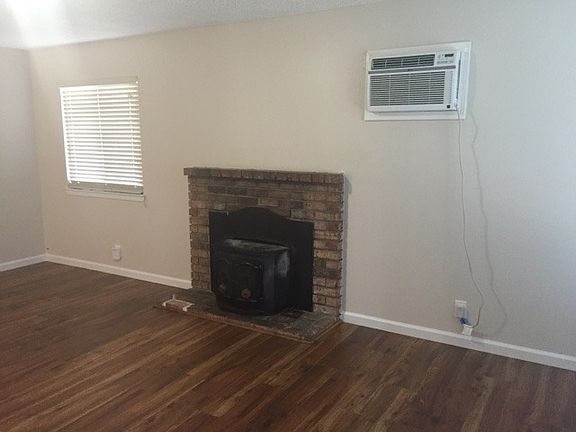 4th image of 748 Laguna Ct