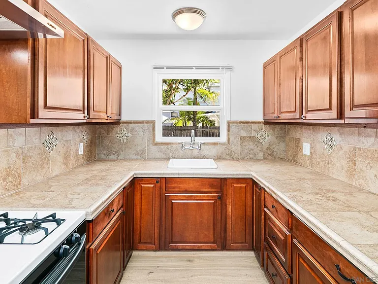 620 Minot Ave — Photo 14