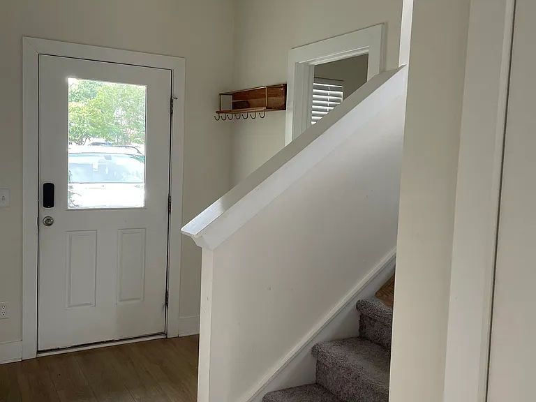 2366 Storen St — Photo 15