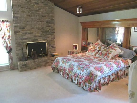 3rd image of 7218 Crooked Oak Dr