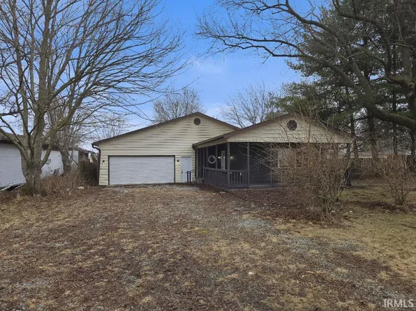 811 N Church St, Sharpsville, IN 46068