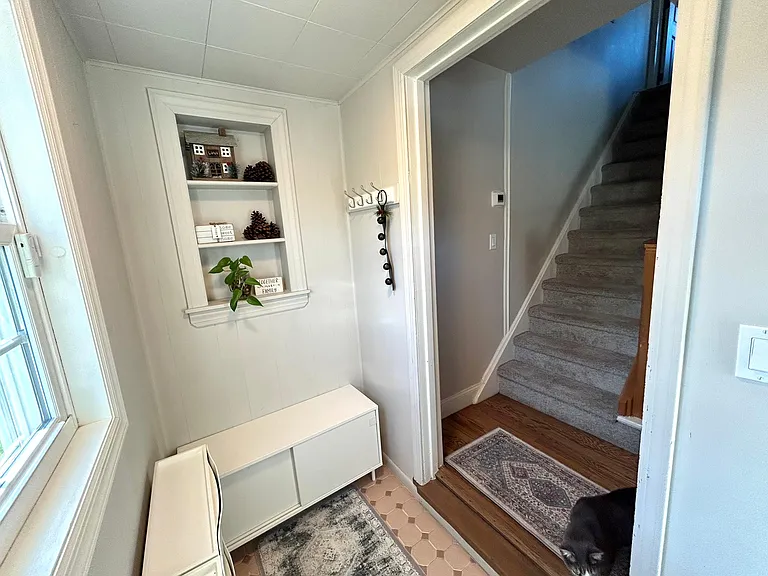 16 White Oak Dr — Photo 8