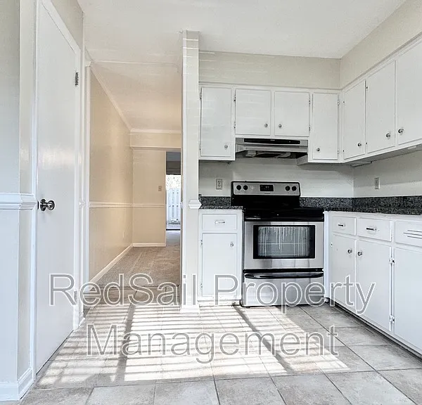 1067 Willow Green Dr — Photo 6
