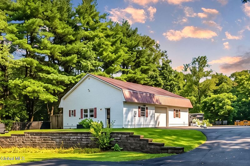2nd image of 447 Krumkill Road