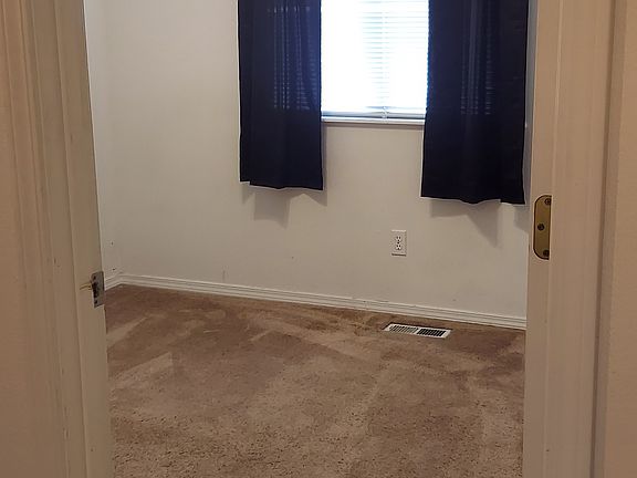 2nd image of 10916 W Glen Ellyn St