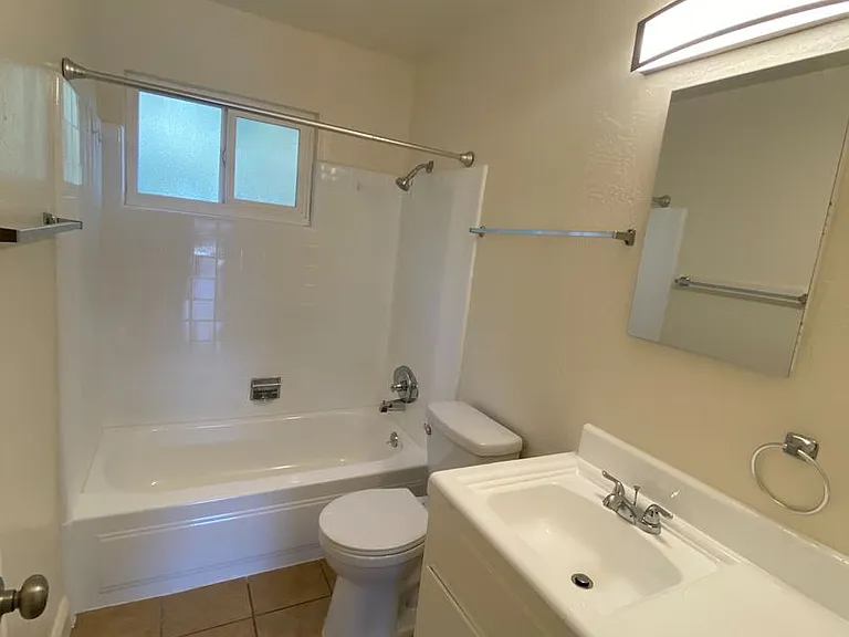 923 Tamarack — Photo 18