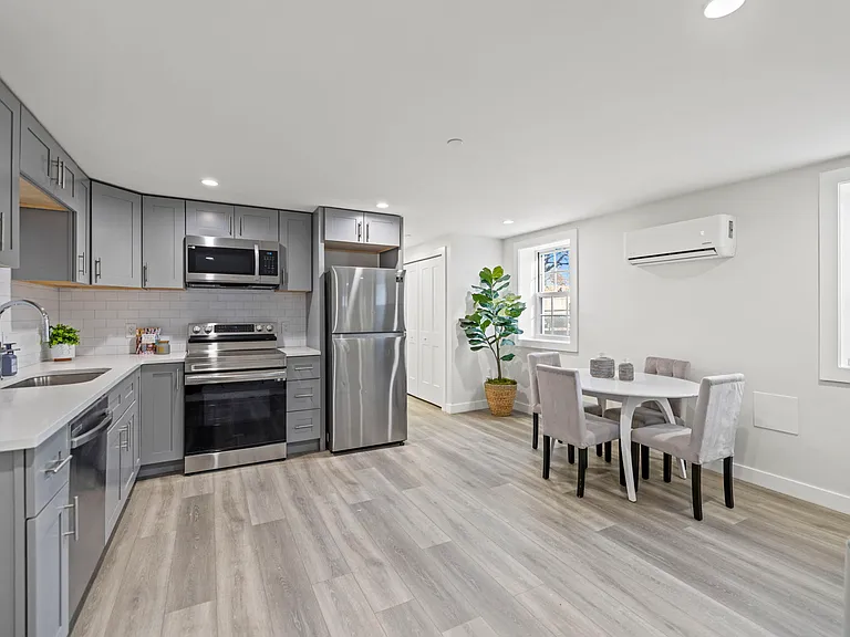 2304 N Capitol St NW #B — Photo 8