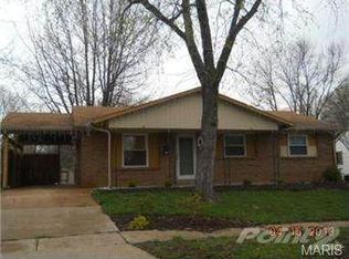 2537 Saddle Ridge Dr, Florissant, MO 63031