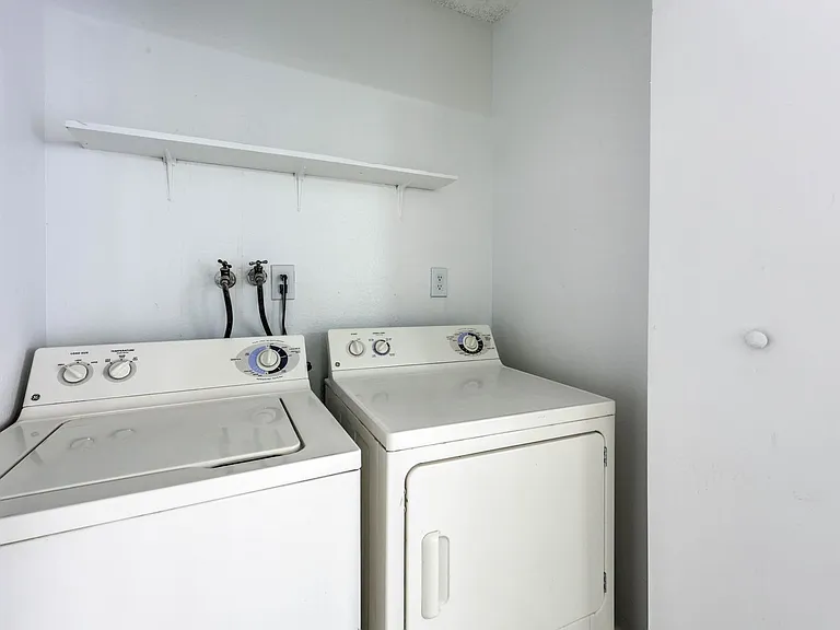 1481 Living Desert Dr #B — Photo 5