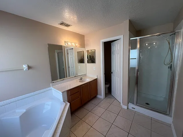 9785 Bennington Chase Dr — Photo 23