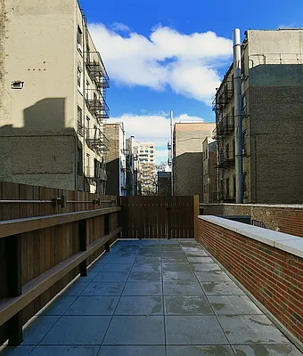 Rented by Voro New York | media 32