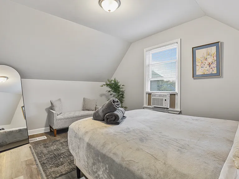1304 Dean St — Photo 22