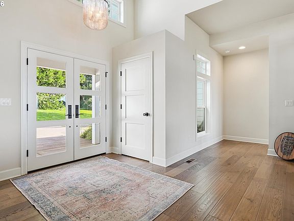 4th image of 15682 NE Yamhill Rd