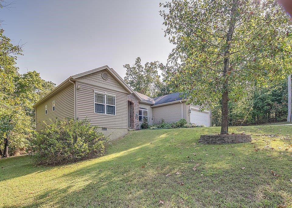 1st image of 5 Worstead Cir