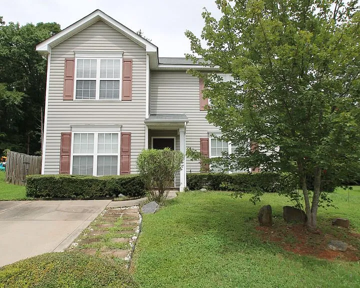 1232 Shenandoah Cir — Photo 1