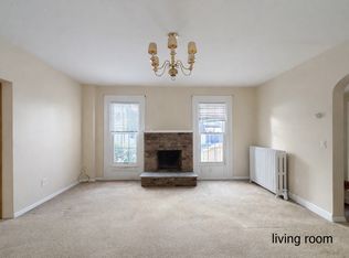 167 Middle Rd APT 1, Sayville, NY 11782