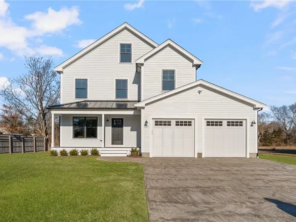 267 Prospect Ave, Middletown, RI 02842